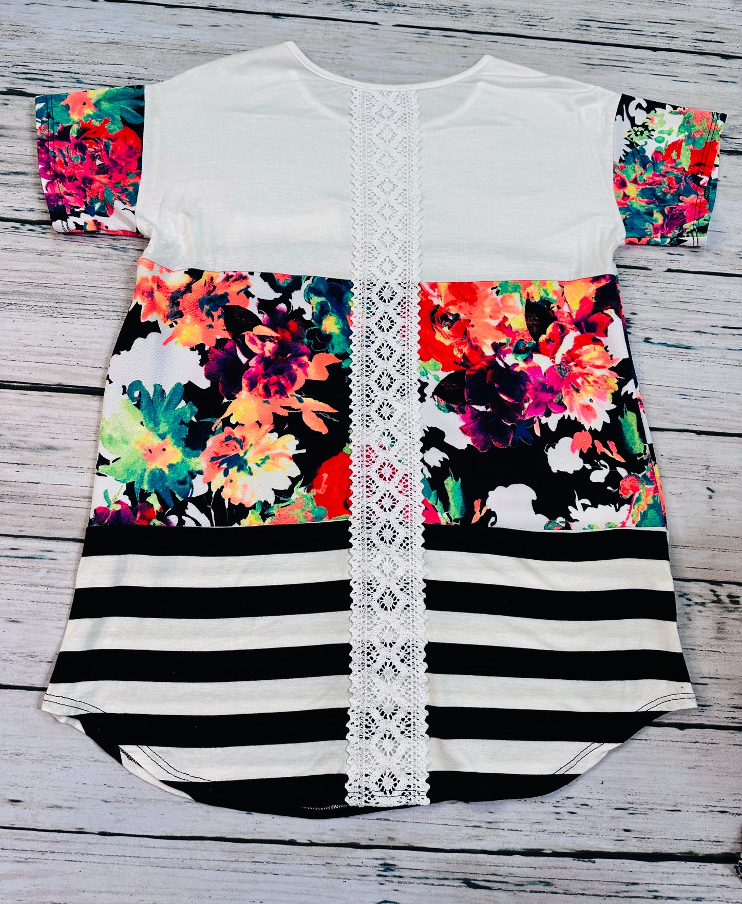 White / Black / Floral Pocket Lace Detail Top
