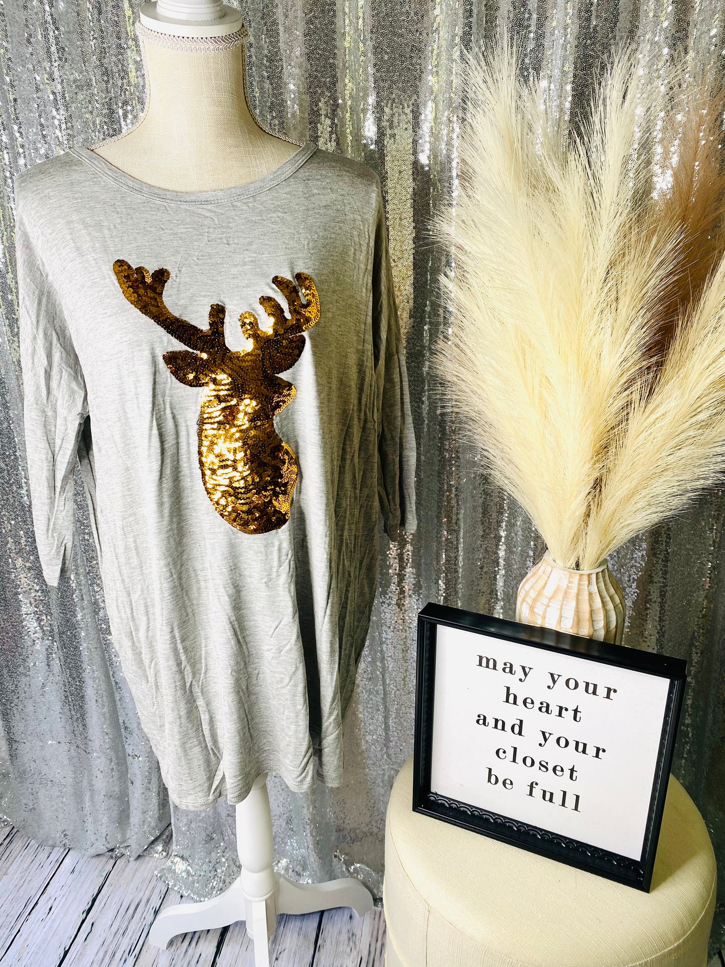 Flowy Quarter Sleeve Sequins Deer Top